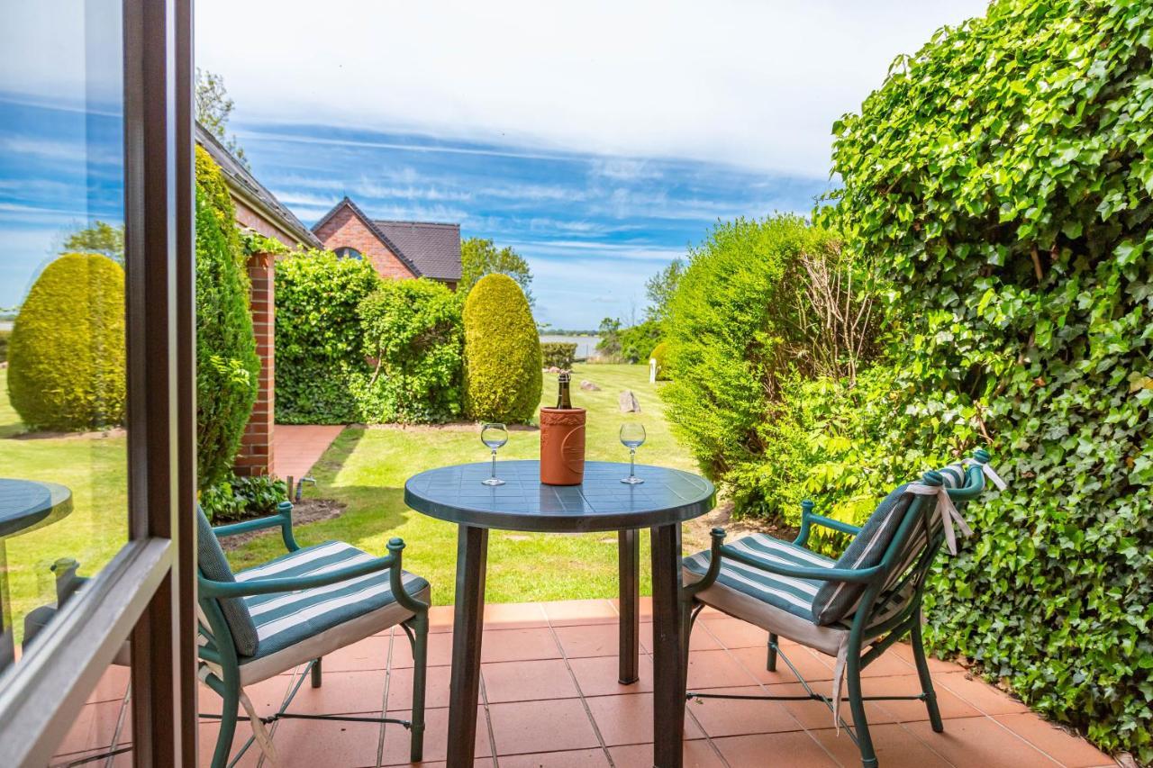 Apartment Biber Mit Terrasse Dewichow Bagian luar foto
