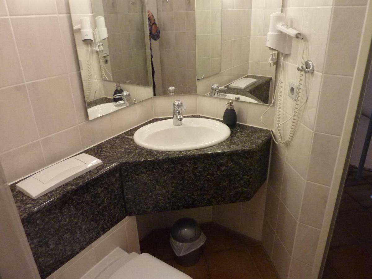 Apartment Biber Mit Terrasse Dewichow Bagian luar foto